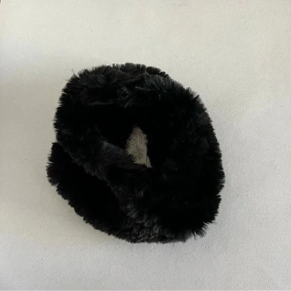 Surell Infinity Loop Scarf Faux Fur Stretch Black - Picture 2 of 5